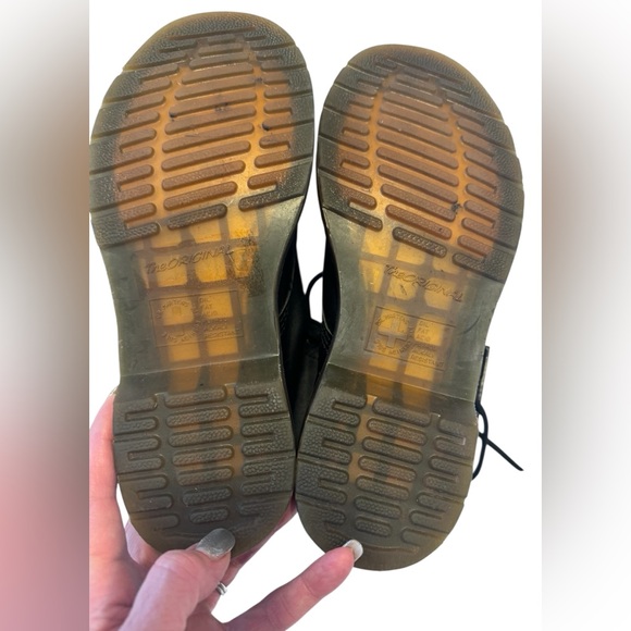 Dr. Martens 1460 Black leather 8 Eye Combat Boots AirWair Size 7 - Picture 7 of 16